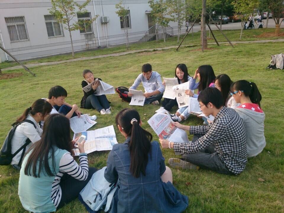 2012级党支部学习贯彻十八届四中全会精神