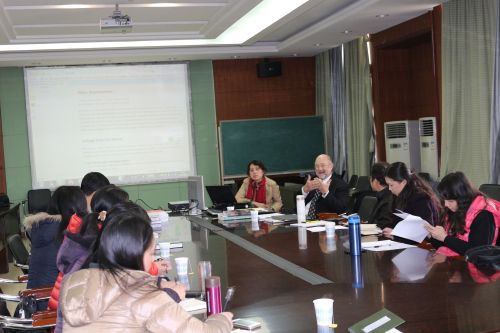 美国伊利诺伊大学春田分校会计系主任与公司教师进行课程交流